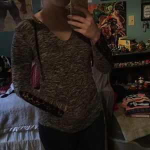 Thin hooded sweater